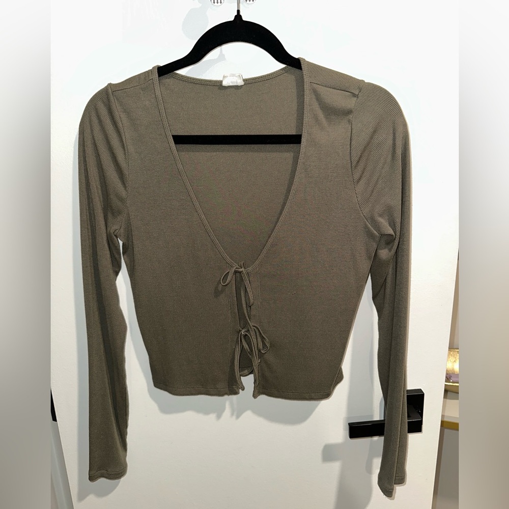Aritzia Olive Tie-Front Ribbed Long Sleeve Top